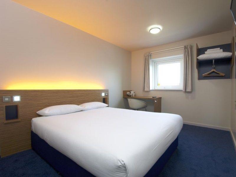 Travelodge Bristol Central Anchor Road Dış mekan fotoğraf