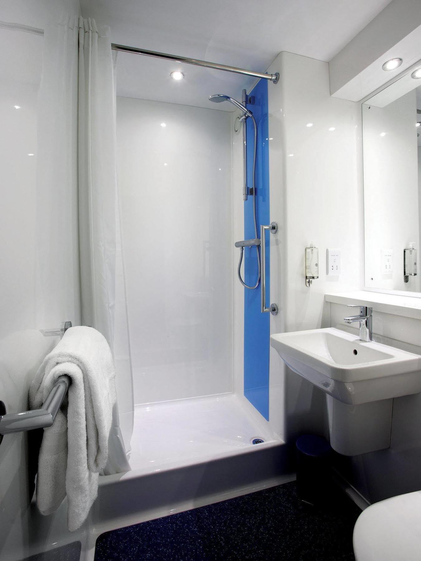 Travelodge Bristol Central Anchor Road Dış mekan fotoğraf