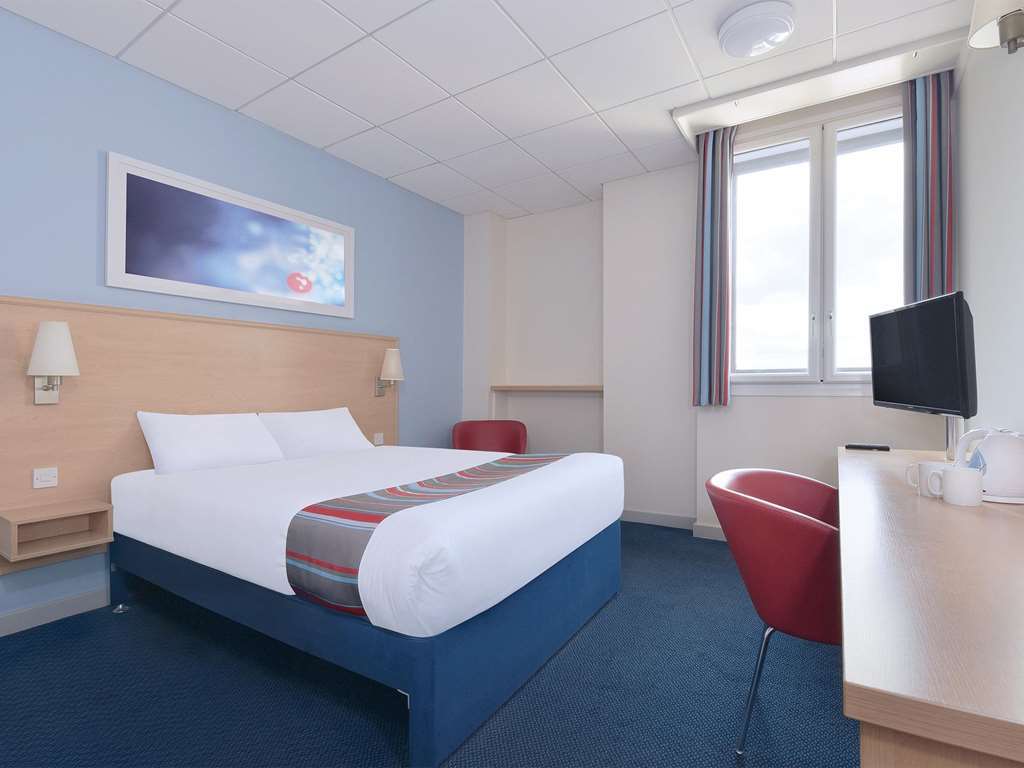 Travelodge Bristol Central Anchor Road Oda fotoğraf